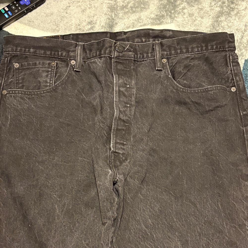 501 Levi's Black Denim Pants - Picture 3 of 4